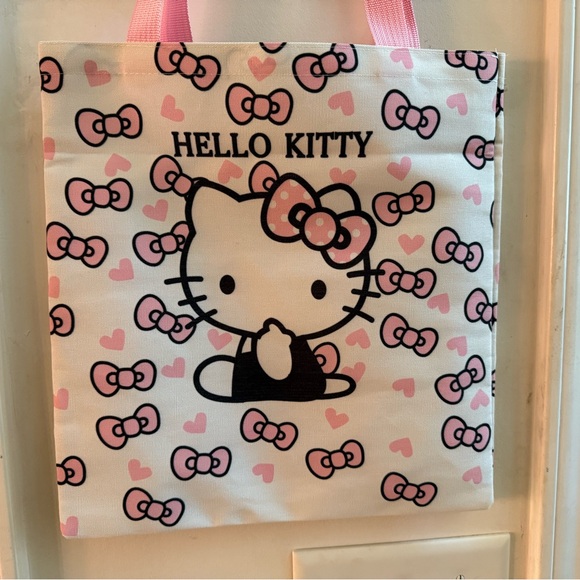 New Hello Kitty Tote Bag - Picture 3 of 9